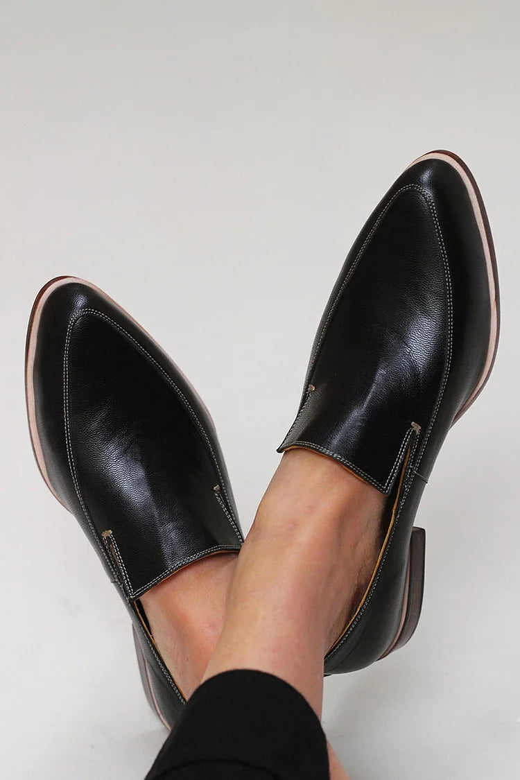 Thalia - Sapato Slip-On de Bico Fino com Pesponto Contrastante