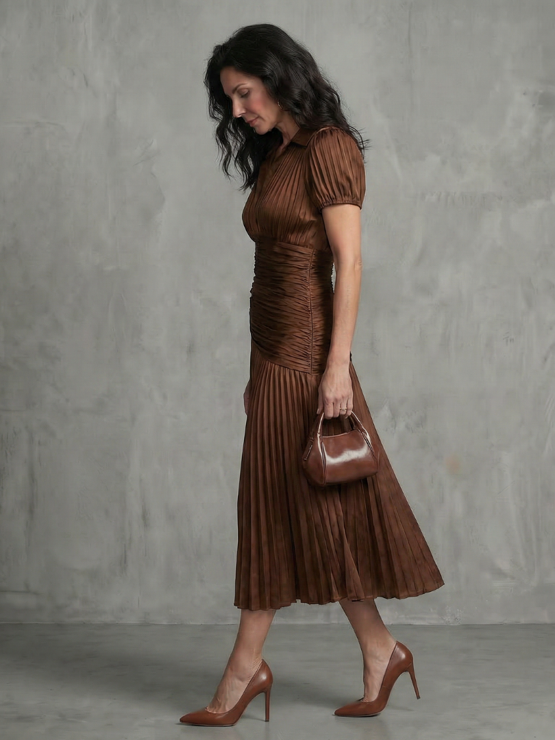 Bianca - Vestido Midi Listrado com Cintura Plissada