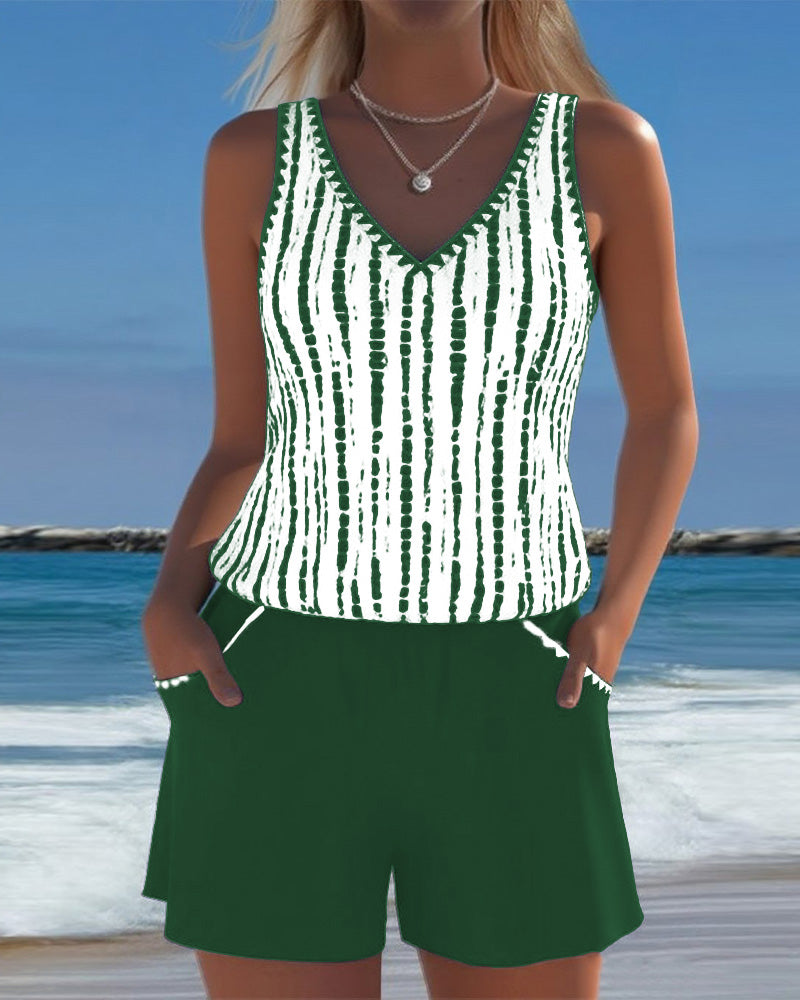 Mia - Tankini Decote V com Shorts de Bolsos