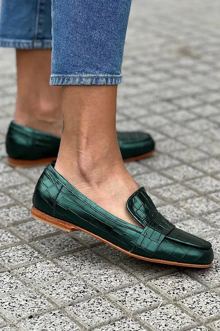 Clarisse - Mocassim de Textura Croco com Tira Frontal