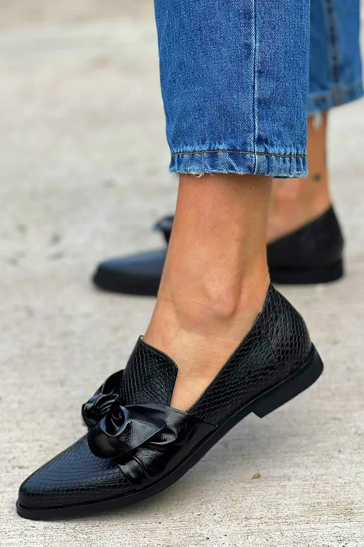 Chelsea - Sapato Slip-On de Bico Fino com Laço Grande