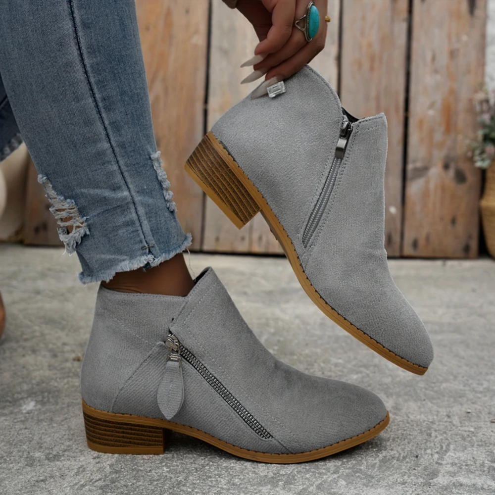 Joanna - Bota de Cano Curto com Zíper Diagonal