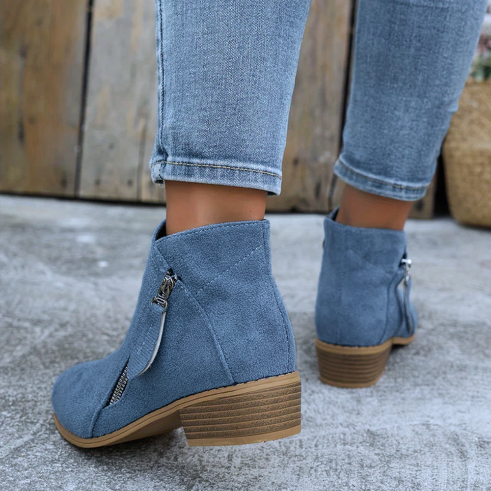 Joanna - Bota de Cano Curto com Zíper Diagonal