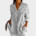 Paloma - Blusa com Efeito de Relevo Arabesco e Bolsos
