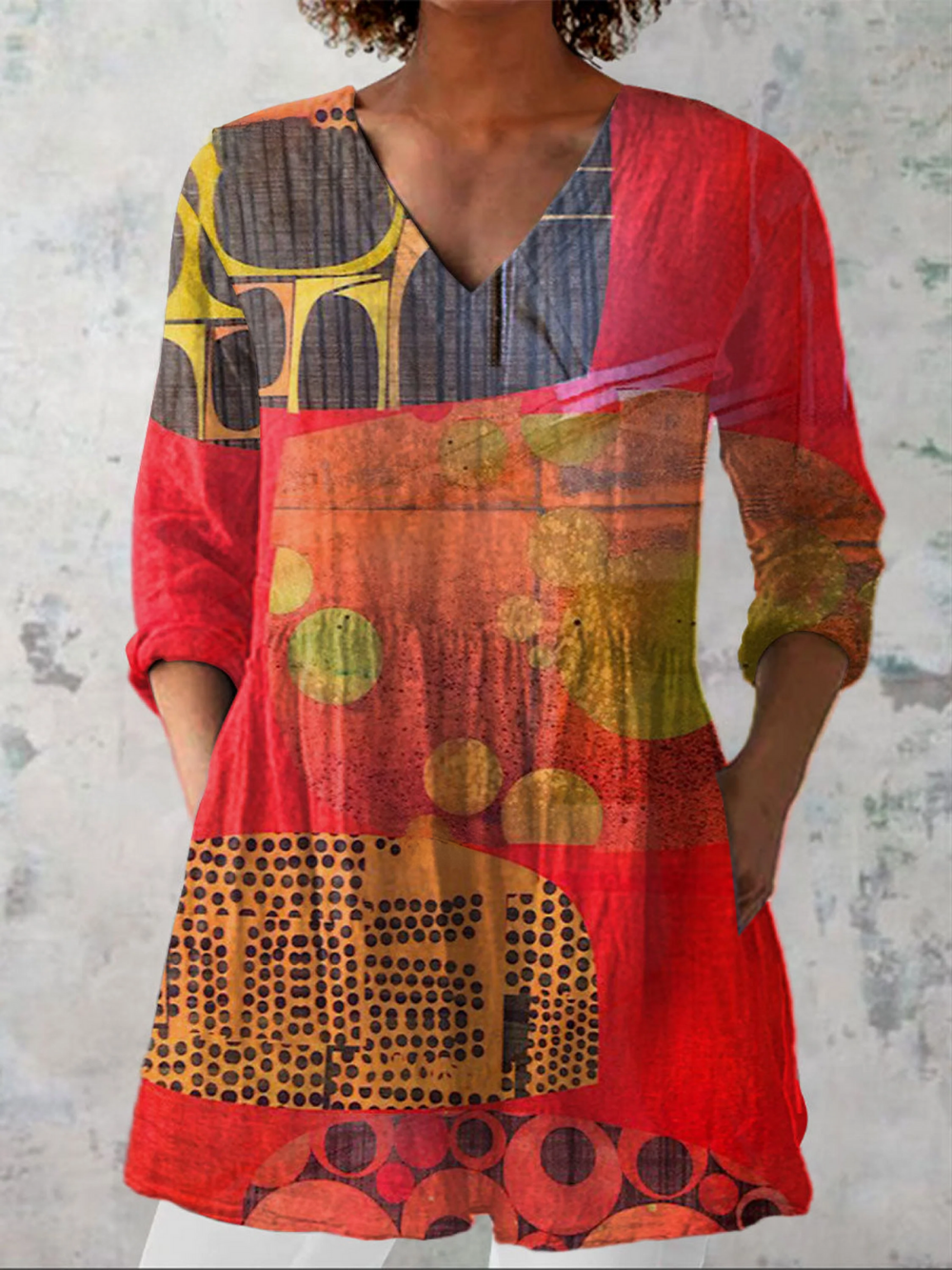 Lucie - Blusa Alongada Decote V Estampa Abstrata de Círculos