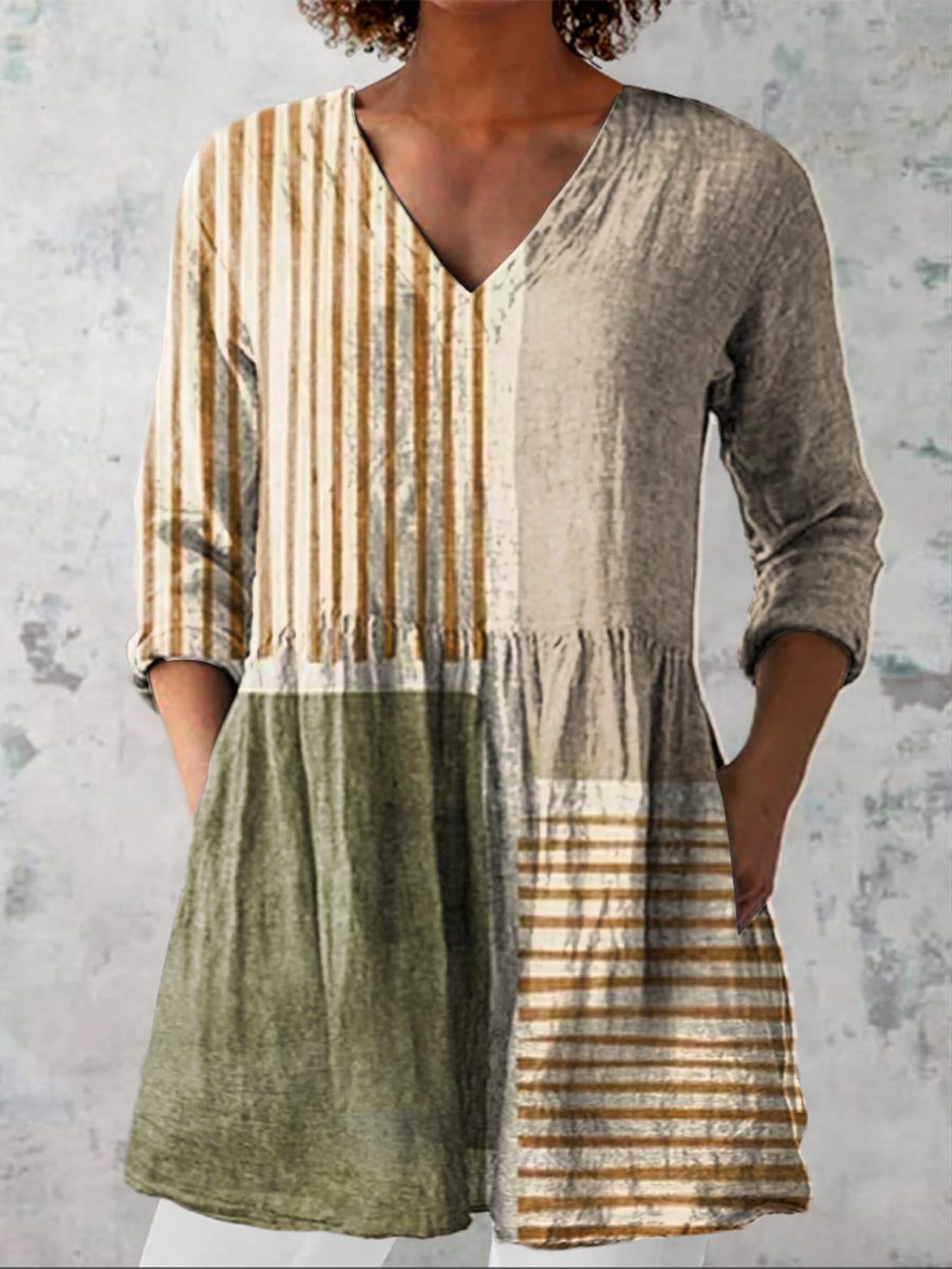 Camille - Blusa Alongada Decote V Listras e Blocos Lisos