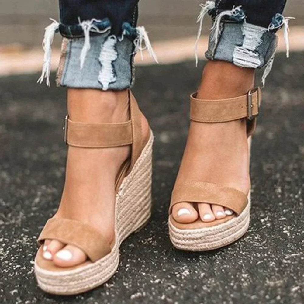 Filomena - Sandália Feminina com Fivela
