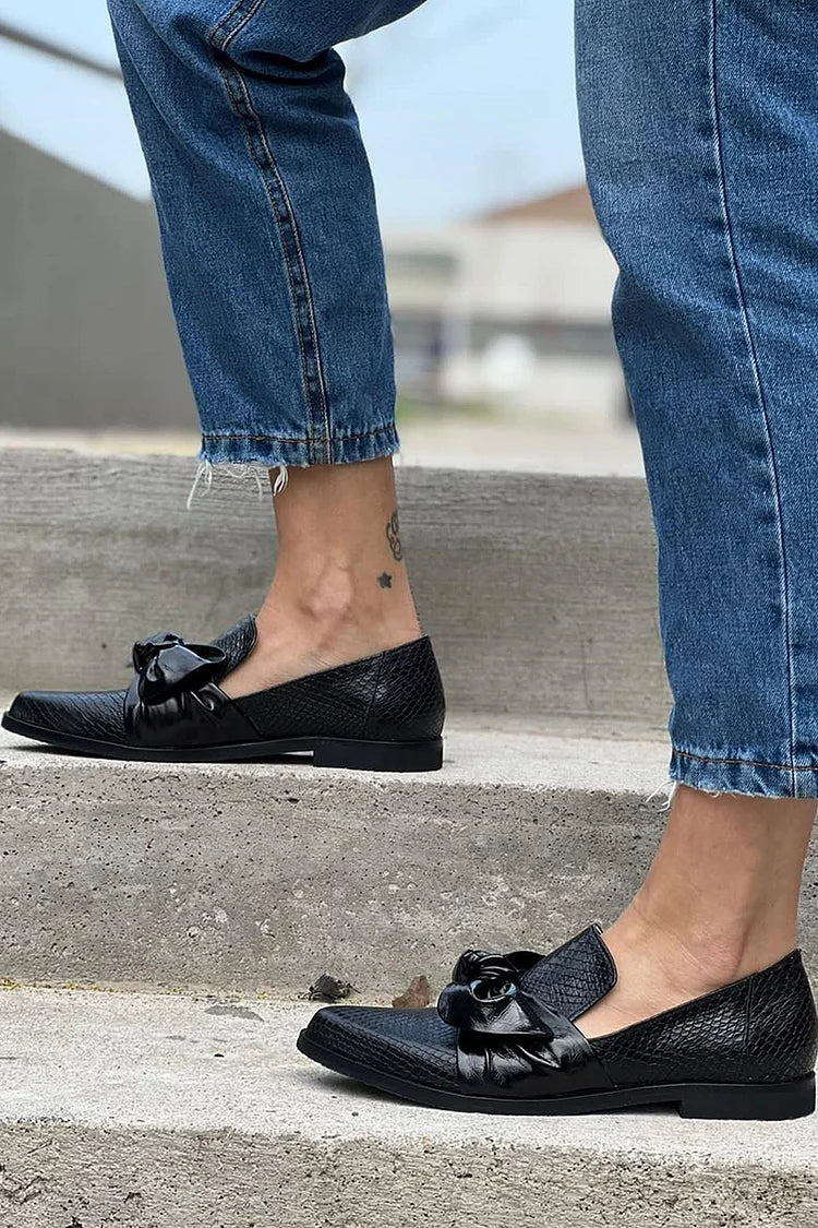 Chelsea - Sapato Slip-On de Bico Fino com Laço Grande