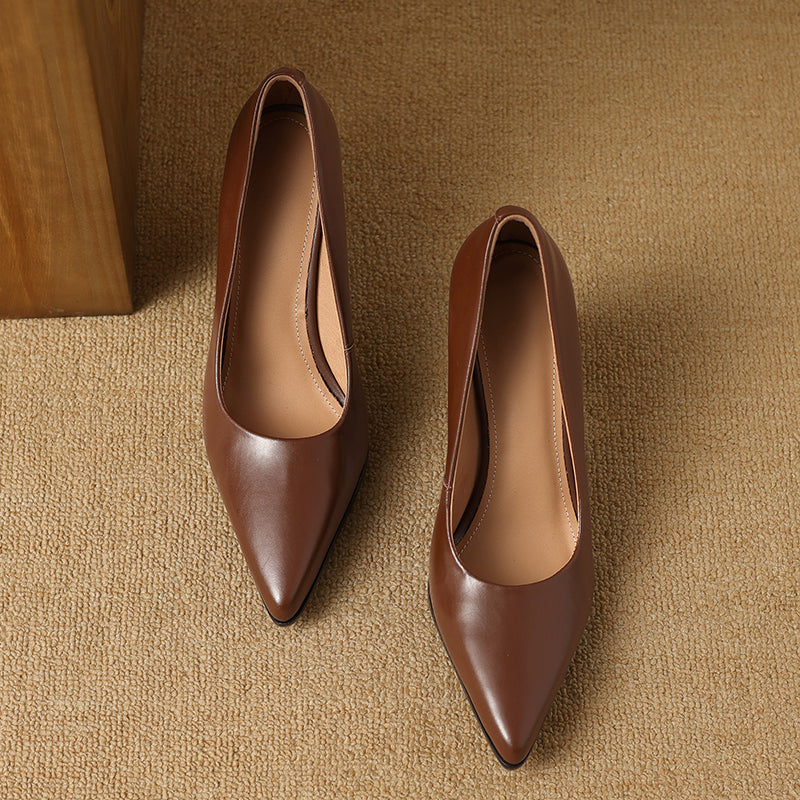Zella - Scarpin de Bico Fino com Salto Grosso