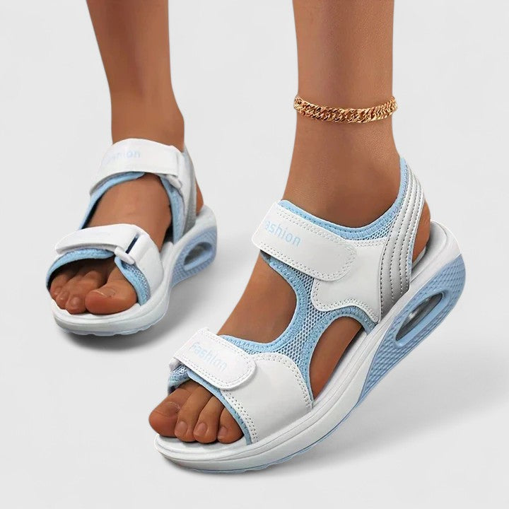 Rhea - Sandália Plataforma com Três Tiras de Velcro
