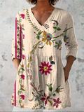 Clara - Blusa Alongada Decote V Ramo Floral e Barrado Lateral