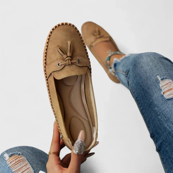 Tomazia - Mocassim Feminino de Camurça com Laço