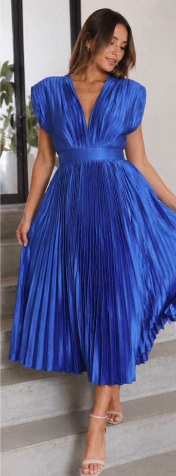 Giselle - Vestido Midi Plissado Atemporal
