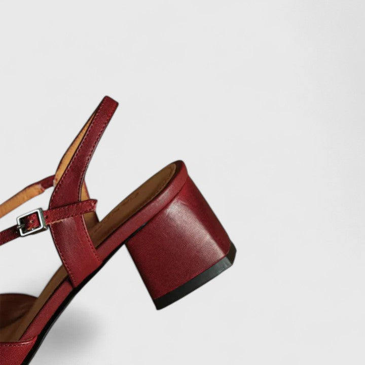 Mikaela - Scarpin Slingback de Bico Quadrado e Salto Bloco