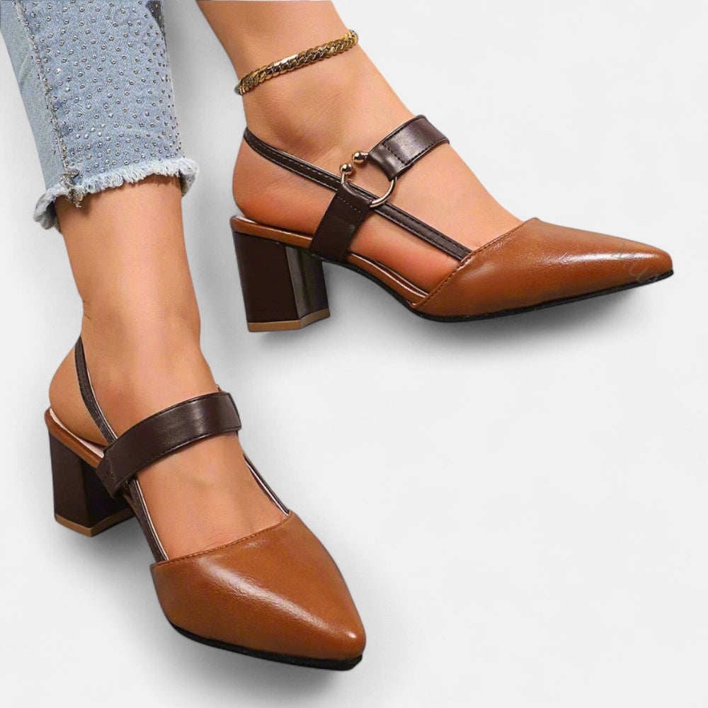 Carla - Scarpin Slingback de Bico Fino com Argola