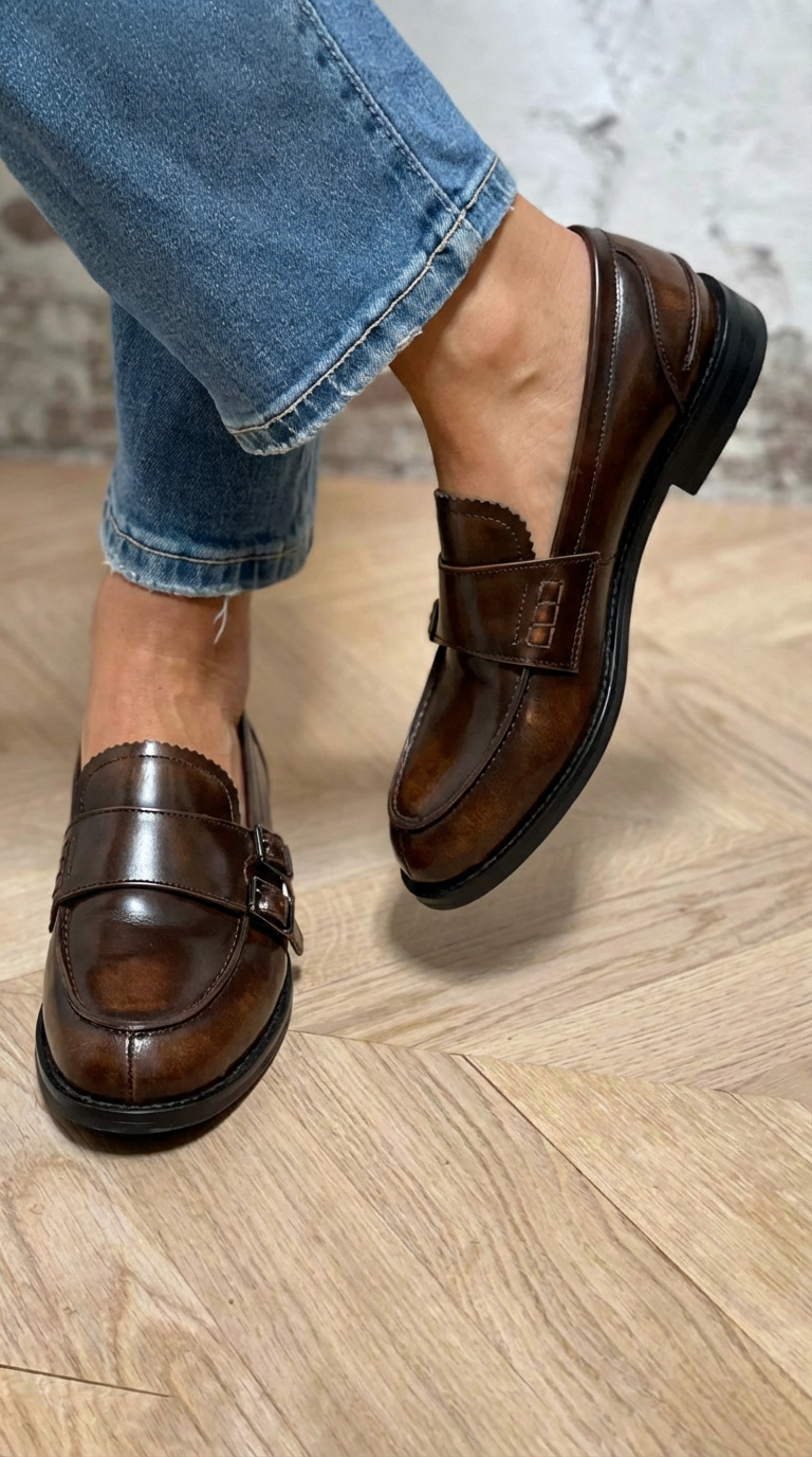 Maevie - Mocassim de Brilho com Tira de Duas Fivelas
