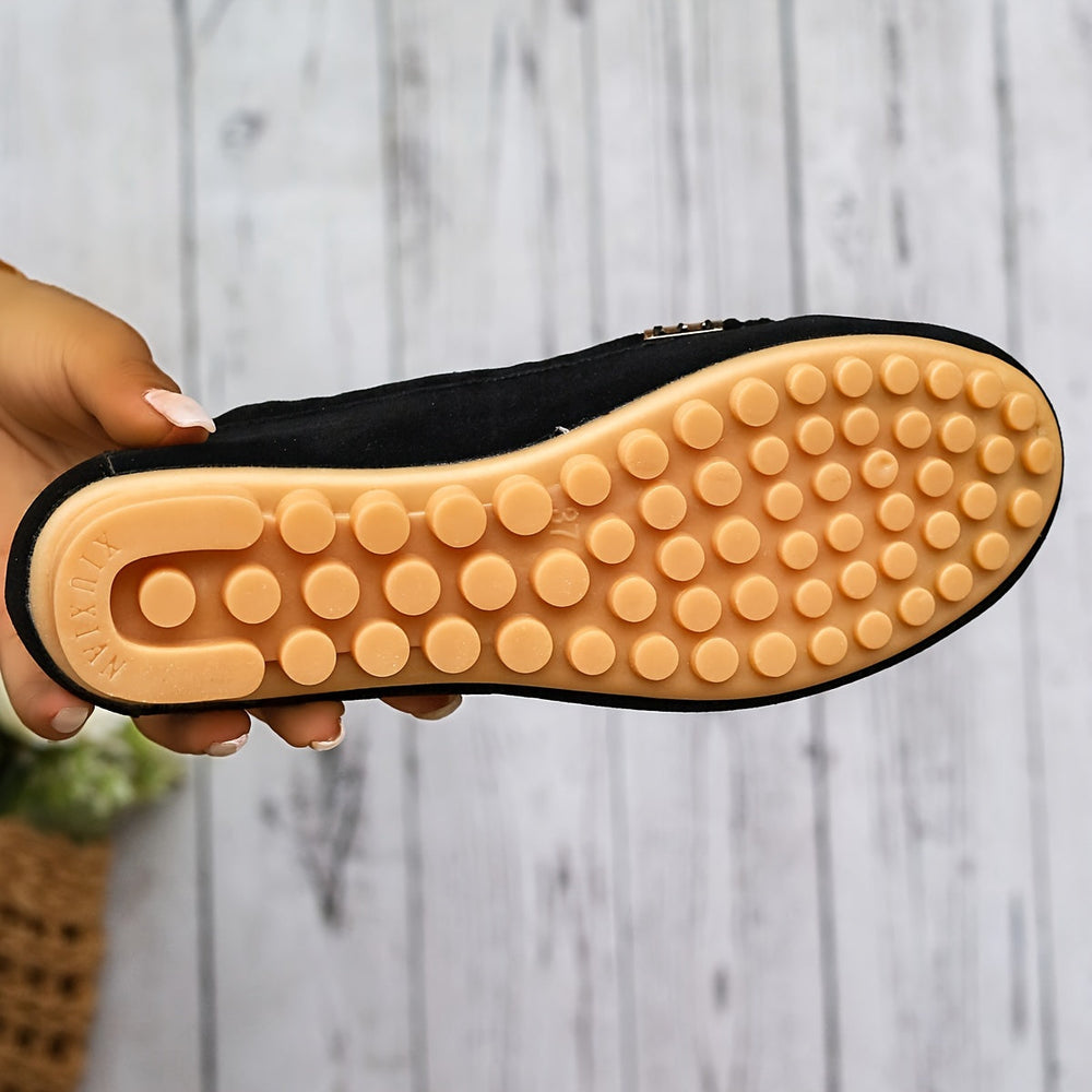 Linda - Mocassim Drive com Costura Aparente e Detalhe Metálico