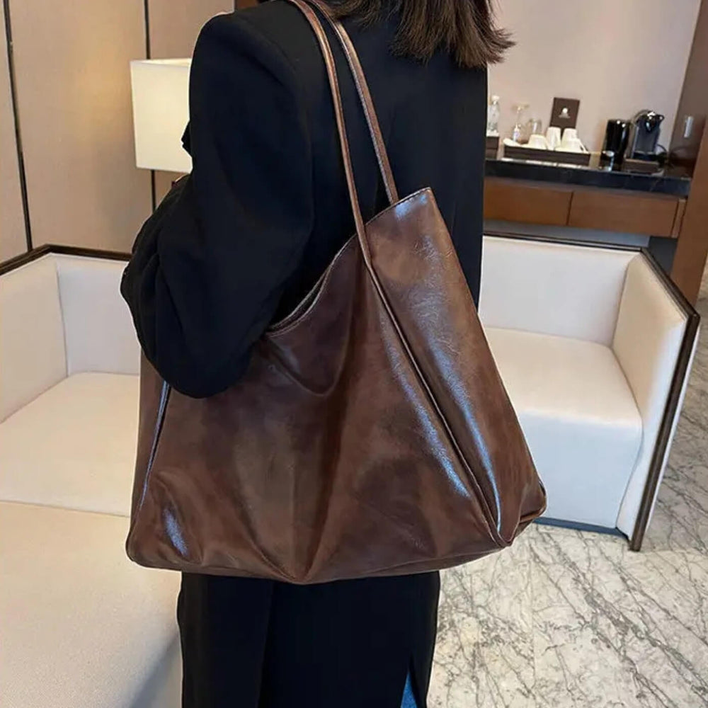Patrícia - Bolsa Tote Macia com Alças Finas