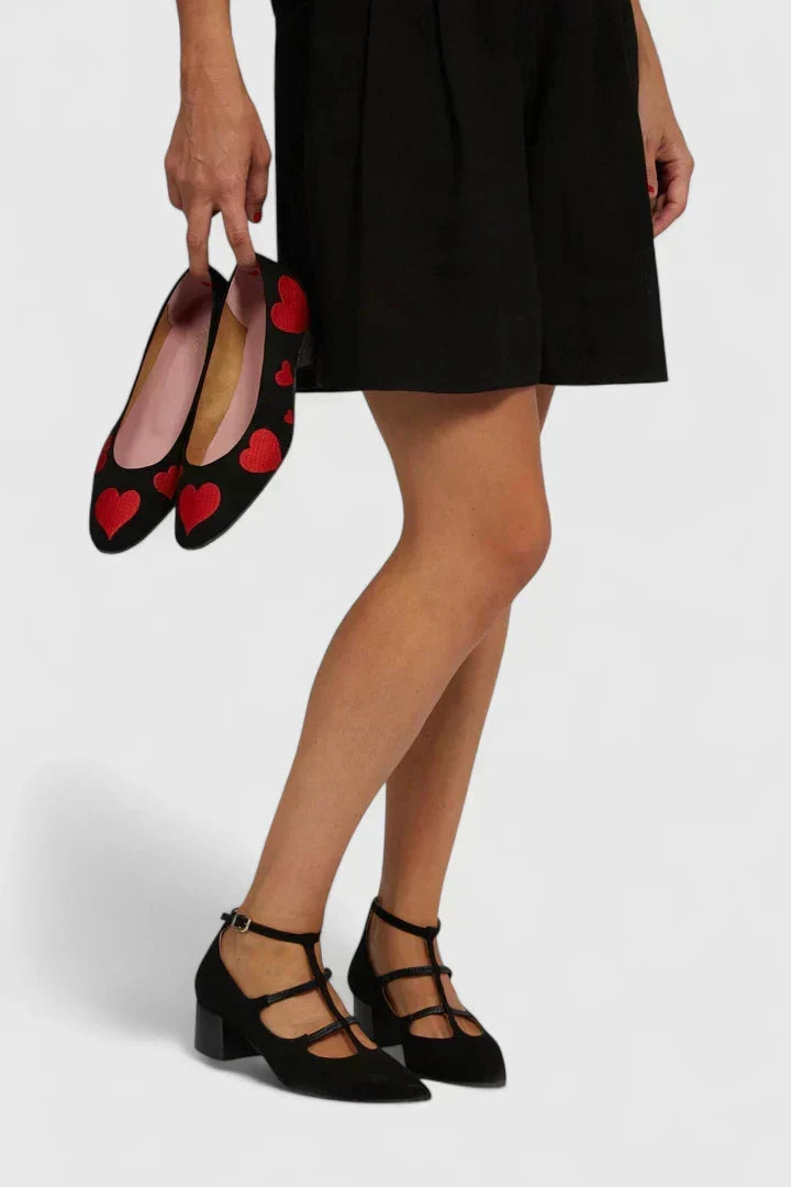 Lyn - Scarpin de Bico Fino com Tiras e Salto Bloco