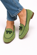 Genevieve - Mocassim com Lacinho de Tassel e Salto Baixo