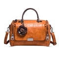 Mirela - Bolsa de Mão com Flor Decorativa