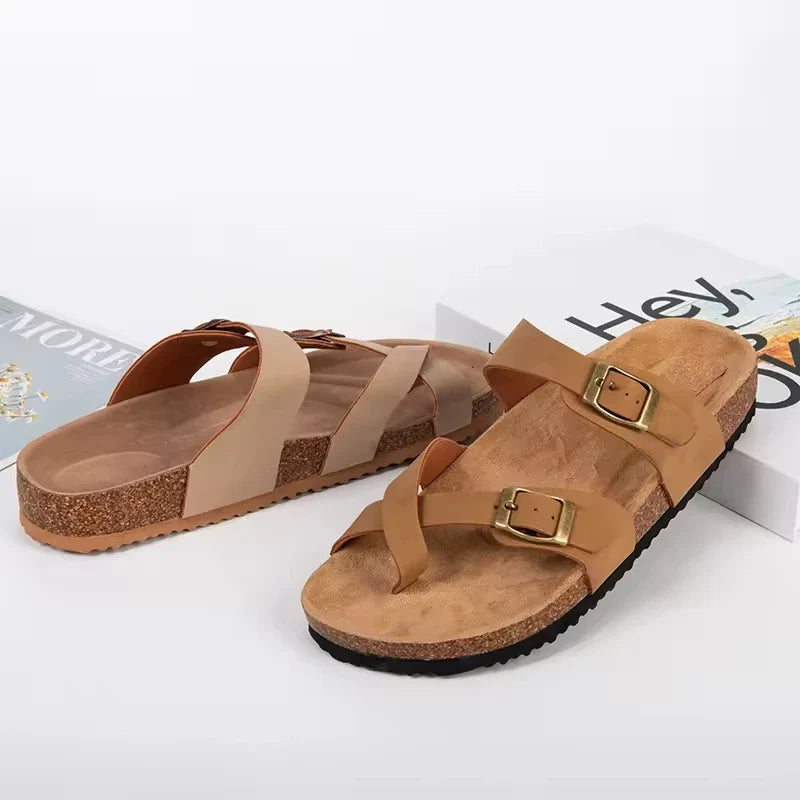 Carolina - Chinelo com Alça no Dedo e Duas Fivelas Metálicas