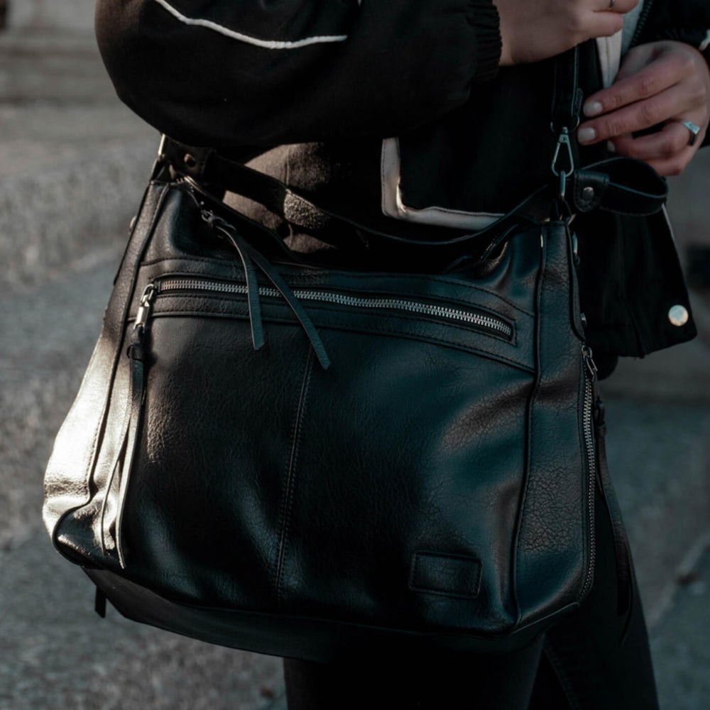 Lavínia - Bolsa de Ombro Hobo com Puxadores Longos