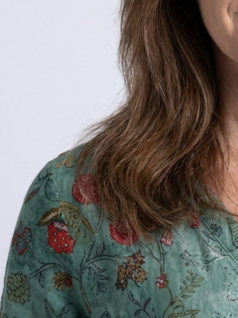 Marina - Vestido Longo Floral com Decote V e Manga 3/4