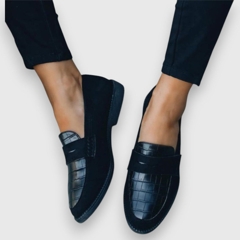 Jessie - Mocassim Penny com Recorte de Textura Croco