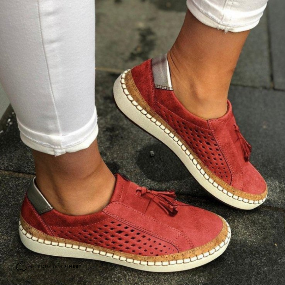 Emma - Tênis Slip On com Laterais Perfuradas e Franja