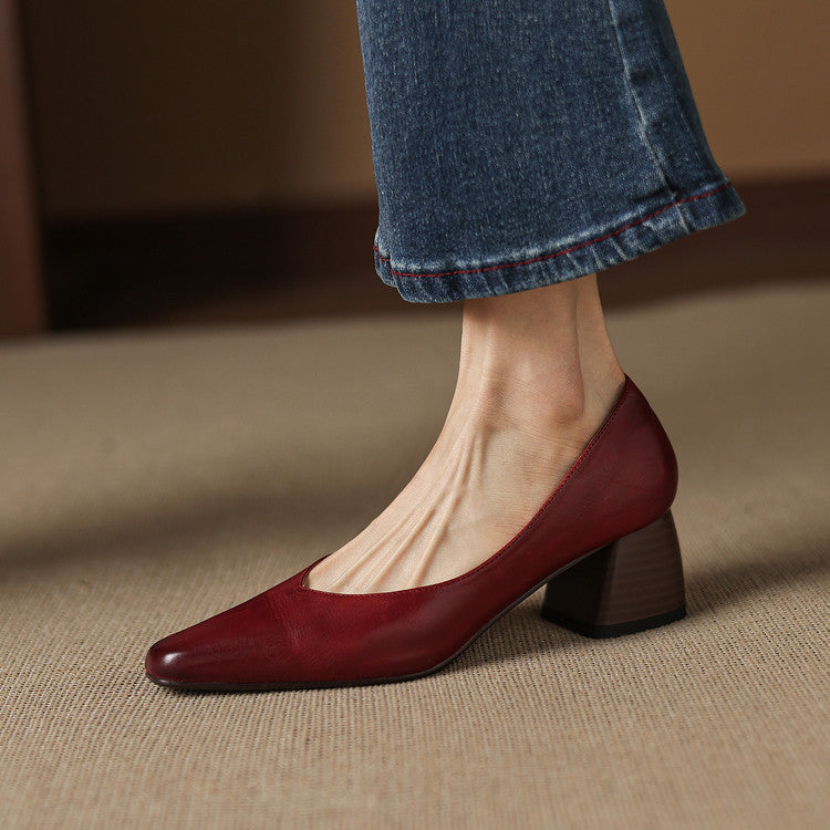 Zila - Scarpin de Bico Quadrado com Salto Esculpido