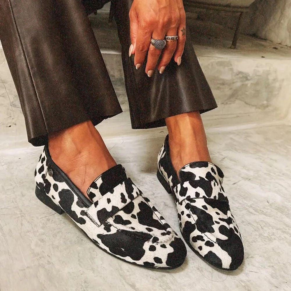 Darcy - Mocassim Penny com Estampa de Vaca