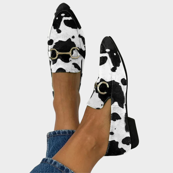 Novie - Mocassim Estampa de Vaca com Bridão