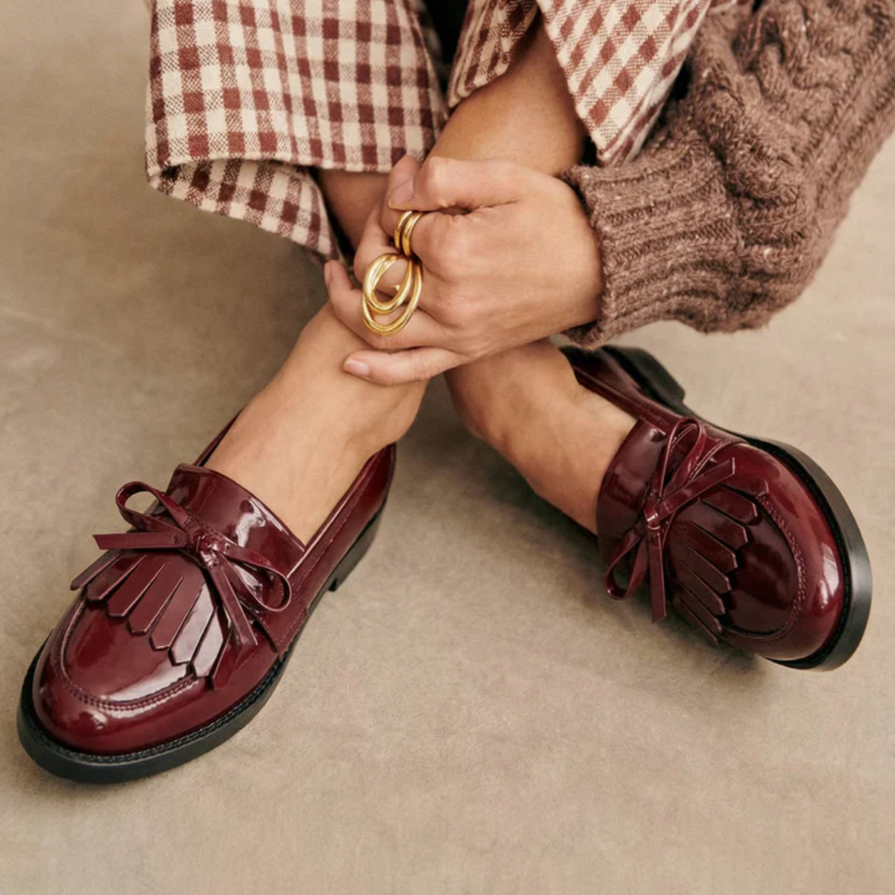 Cordelia - Mocassim de Verniz com Franjas e Lacinho Fino
