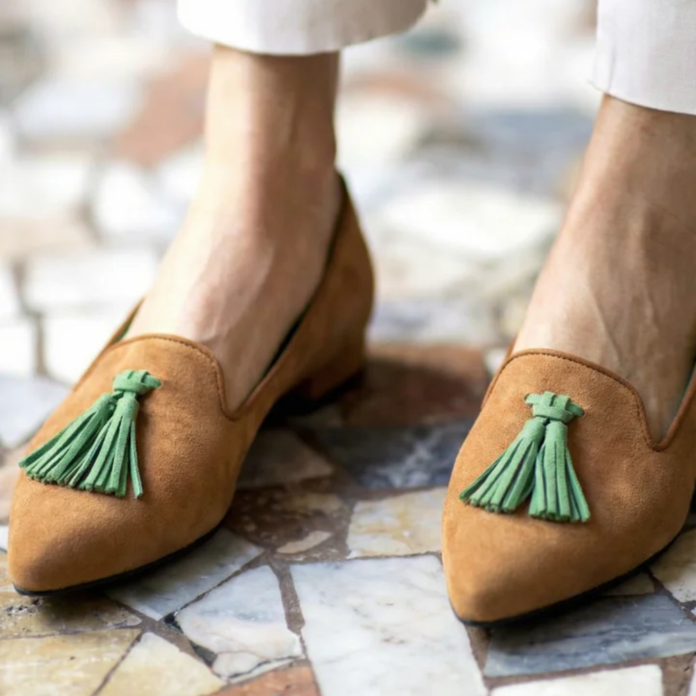 Freya - Sapatilha de Bico Fino com Tassel Contrastante