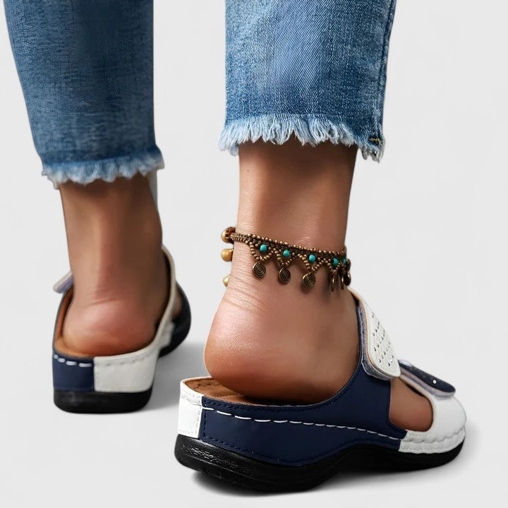 Tasha - Tamanco Anabela com Duas Tiras de Velcro Perfuradas