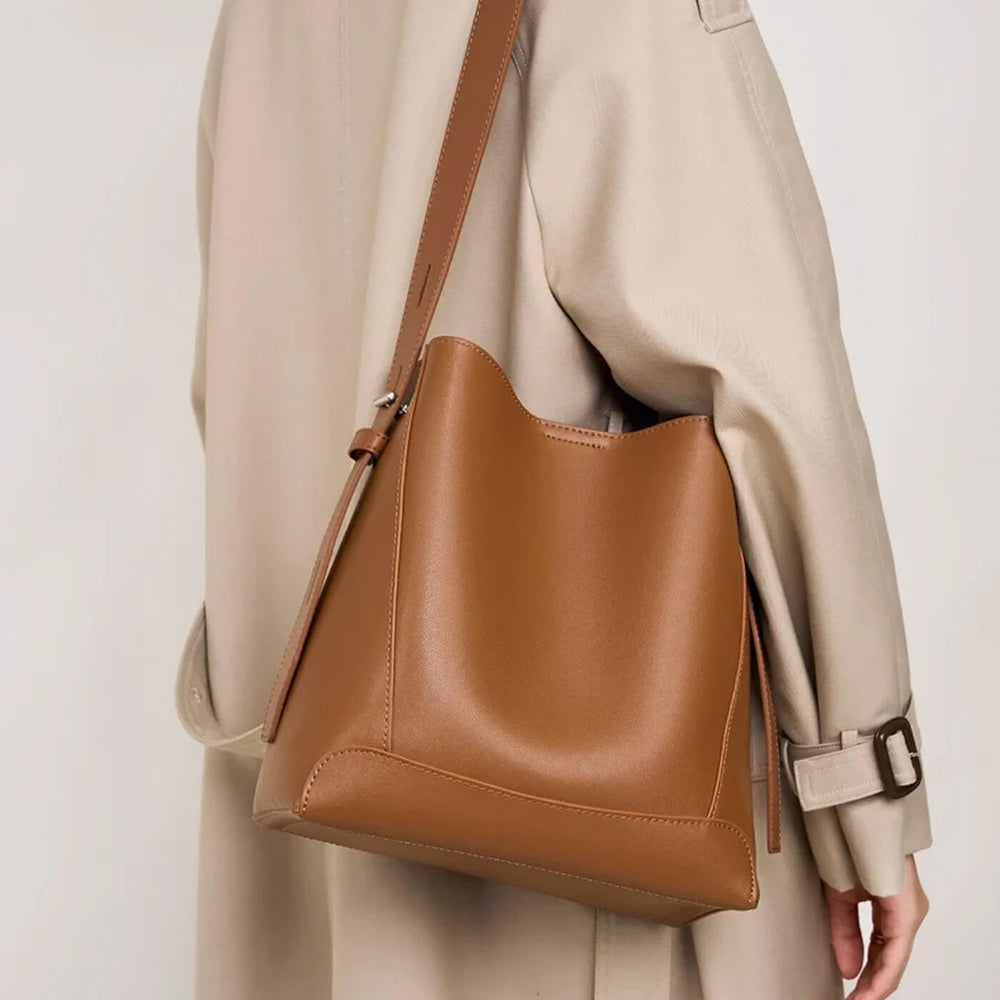 Stela - Bolsa Saco com Alça de Ombro Ajustável