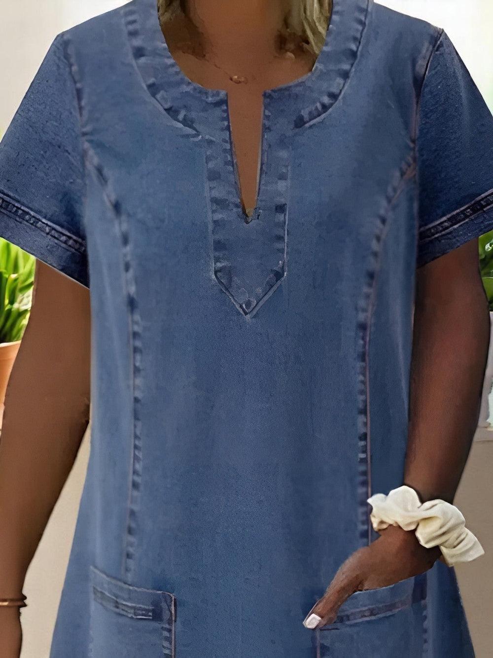 Claire - Vestido Reto Com Pespontos E Bolsos Chapados