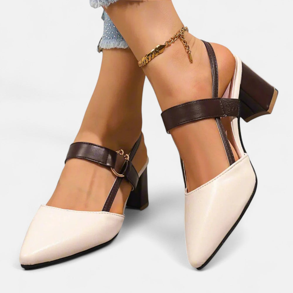 Carla - Scarpin Slingback de Bico Fino com Argola