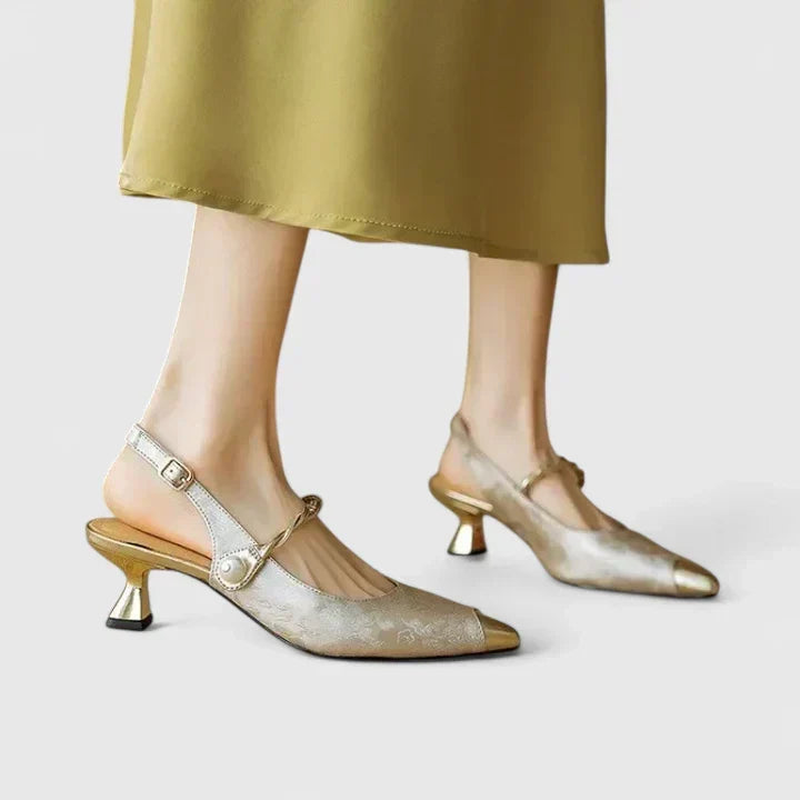 Seraphyane - Scarpin Slingback de Bico Fino com Pérola