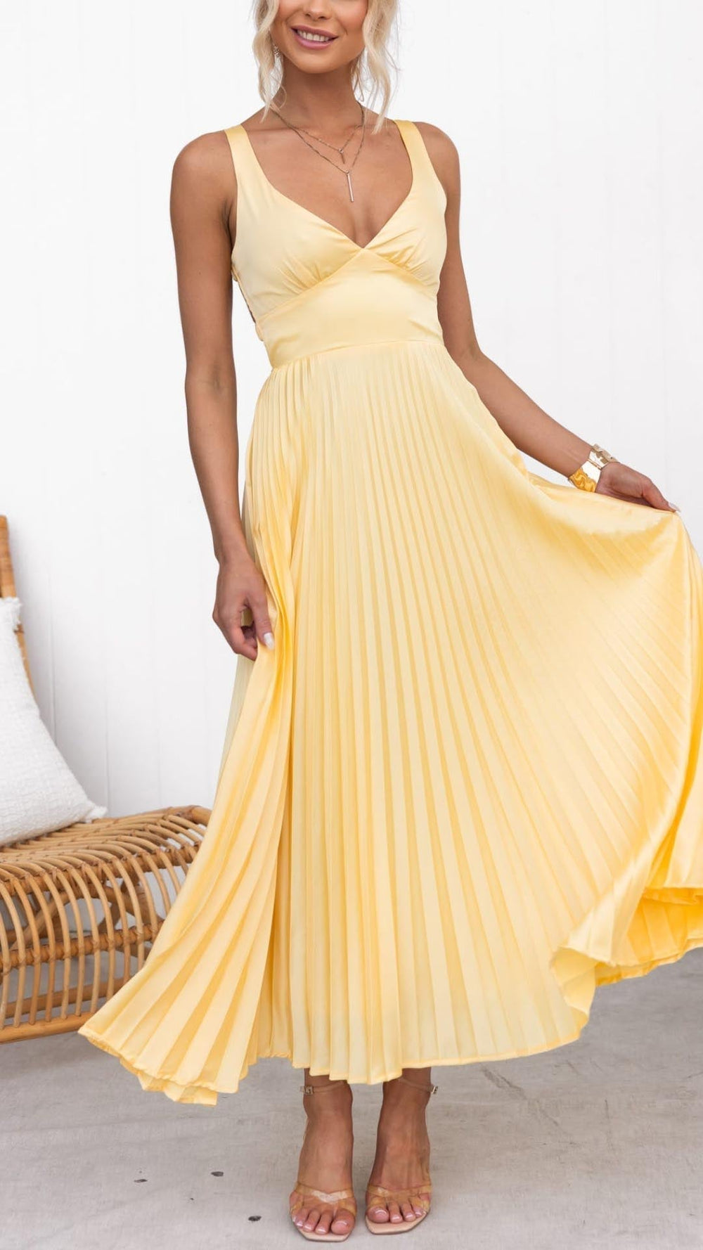 Camila - Vestido Longo Plissado com Decote V