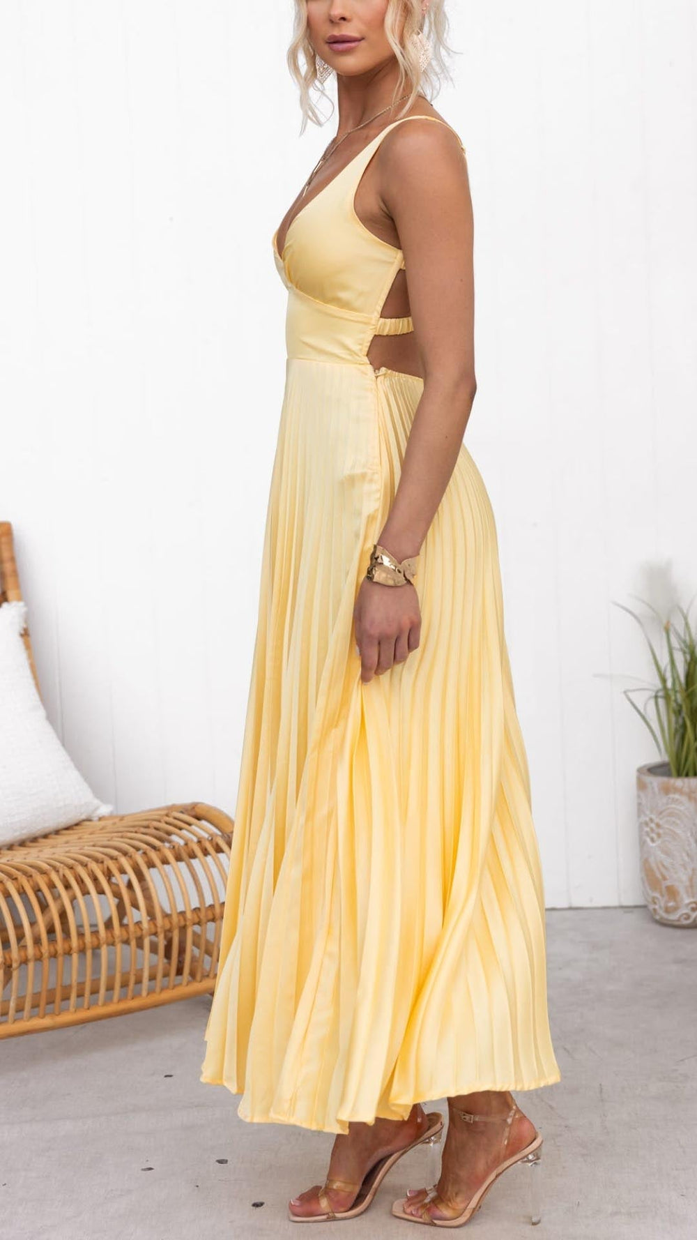 Camila - Vestido Longo Plissado com Decote V