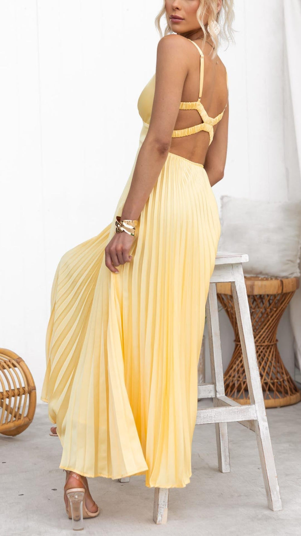 Camila - Vestido Longo Plissado com Decote V