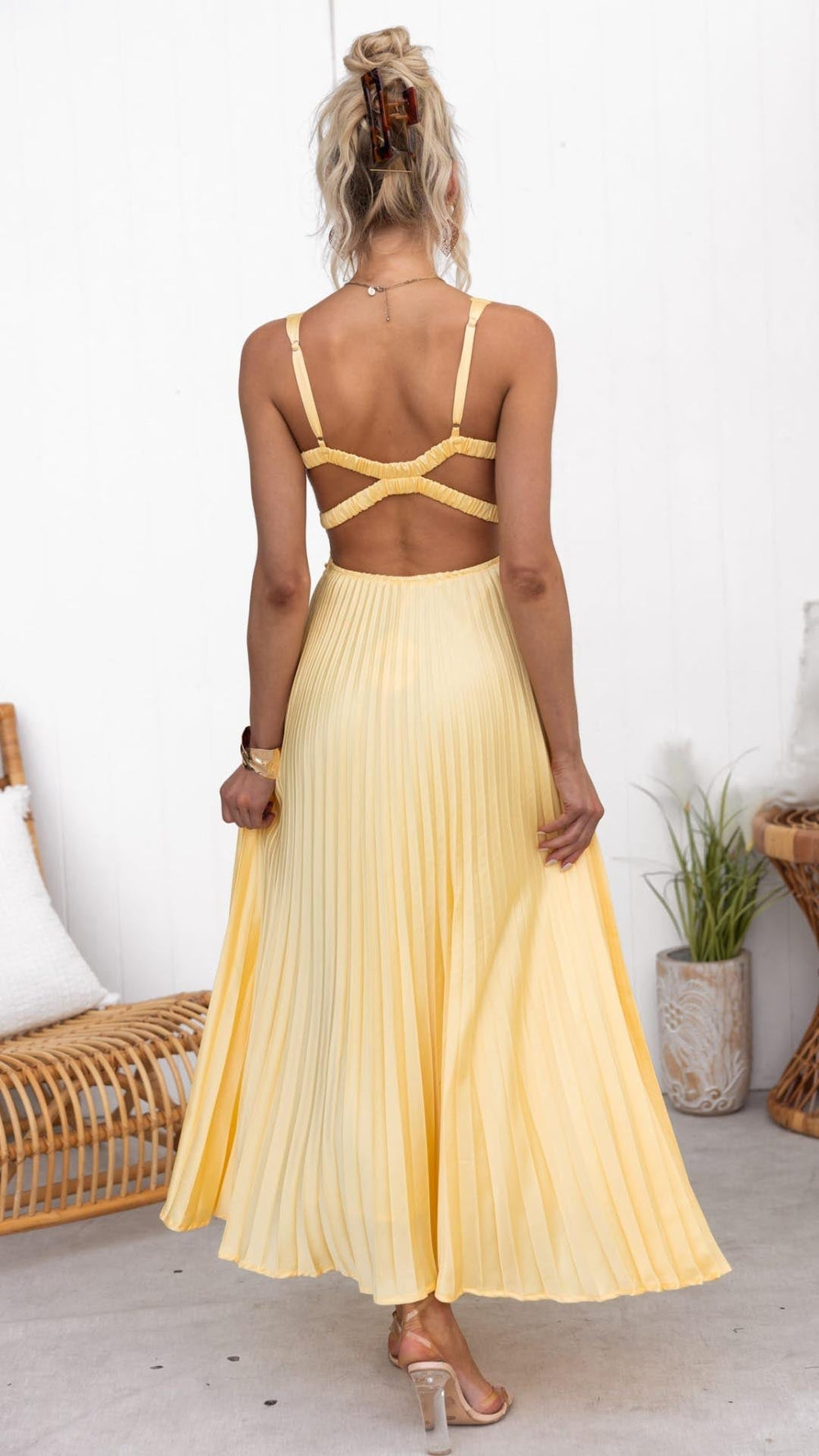 Camila - Vestido Longo Plissado com Decote V