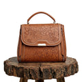 Melissa - Bolsa de Mão com Aba e Relevo Floral