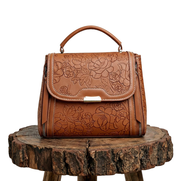 Melissa - Bolsa de Mão com Aba e Relevo Floral