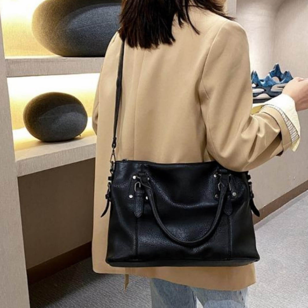 Luiza - Bolsa de Mão com Fivelas nas Alças
