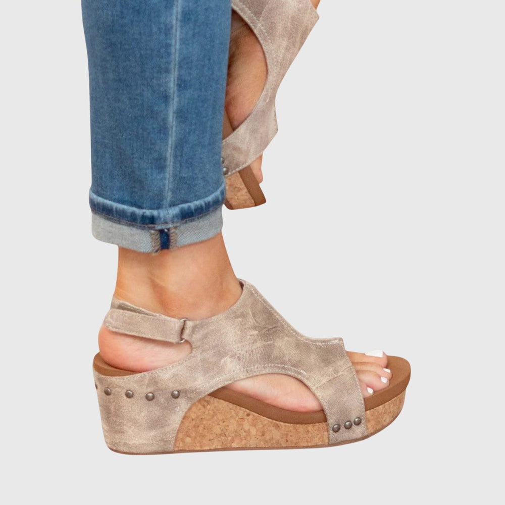 Adela - Sandália Anabela Peep Toe De Cabedal Alto