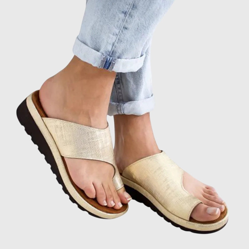 Lizzie - Chinelo Plataforma com Alça no Dedão