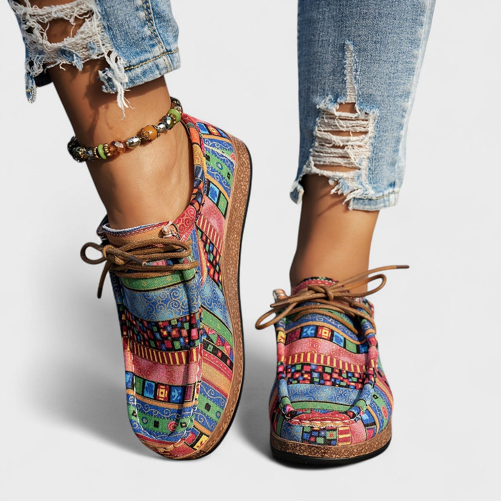 Bruna - Mocassim Estampado com Cadarço e Solado Texturizado